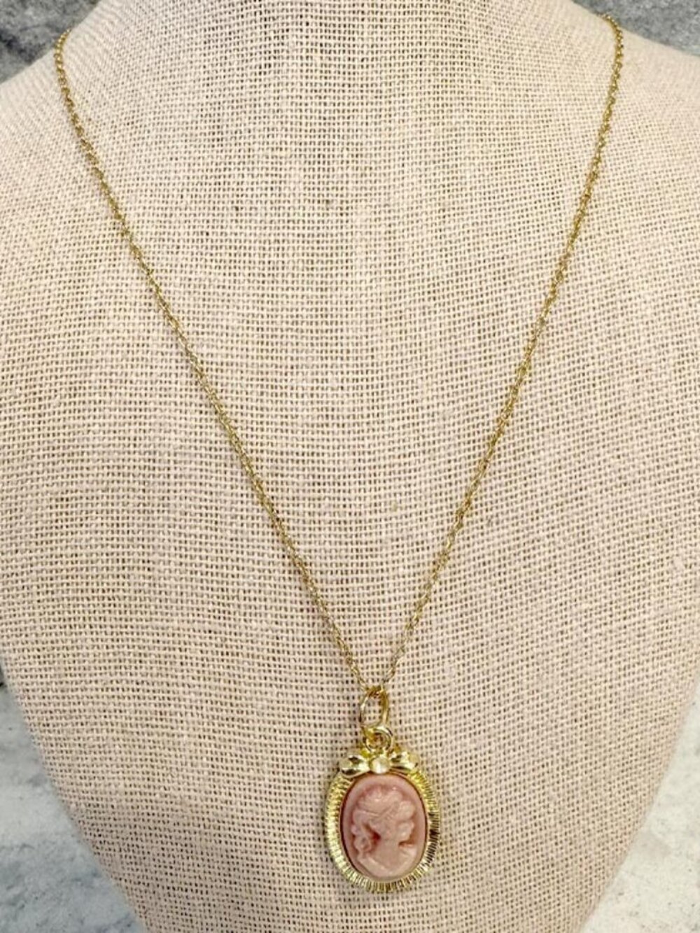 Victorian Pink and Gold Cameo Necklace 18"